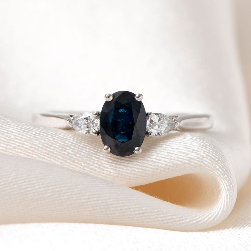 ALMA | Sapphire & Diamond Ring - Rings
