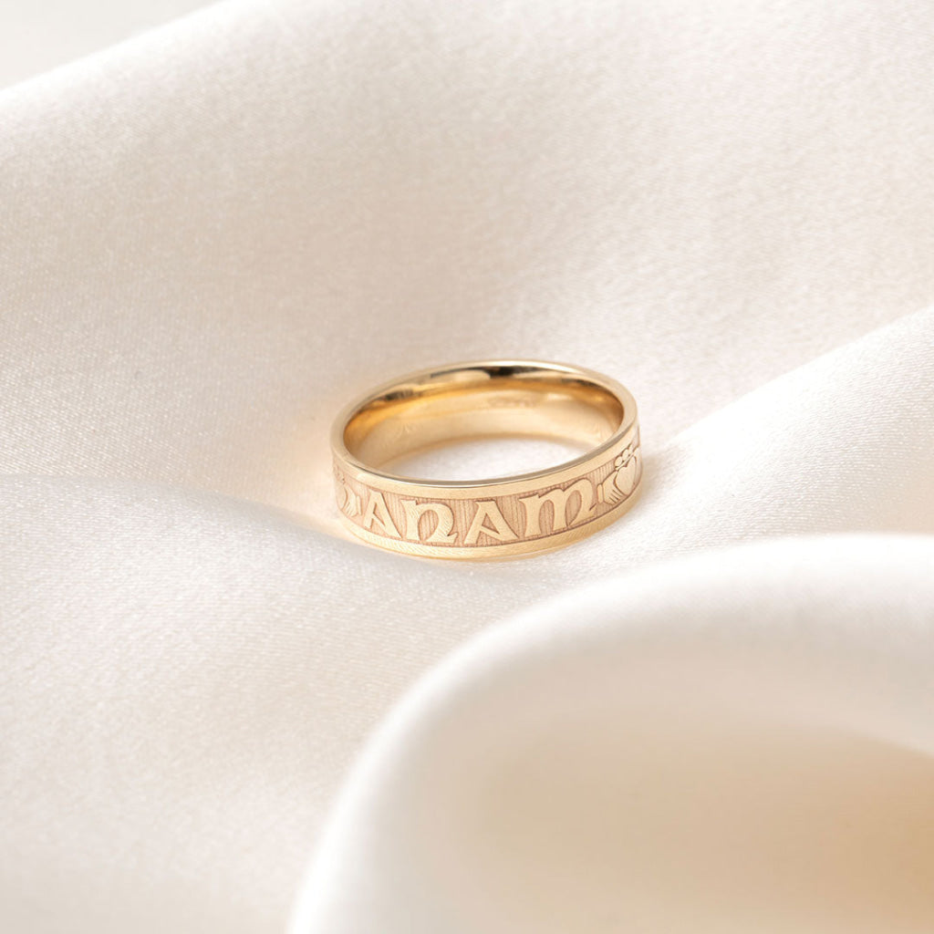 ANAM CARA | Men’s Wedding Ring in 9ct Gold - Rings
