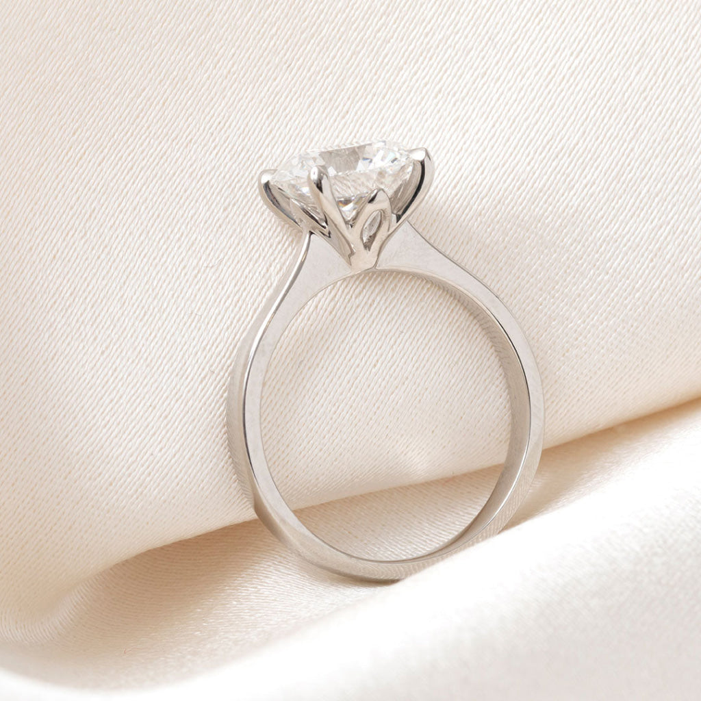 AURIC 3ct | Round Solitaire Lab Grown Diamond Engagement