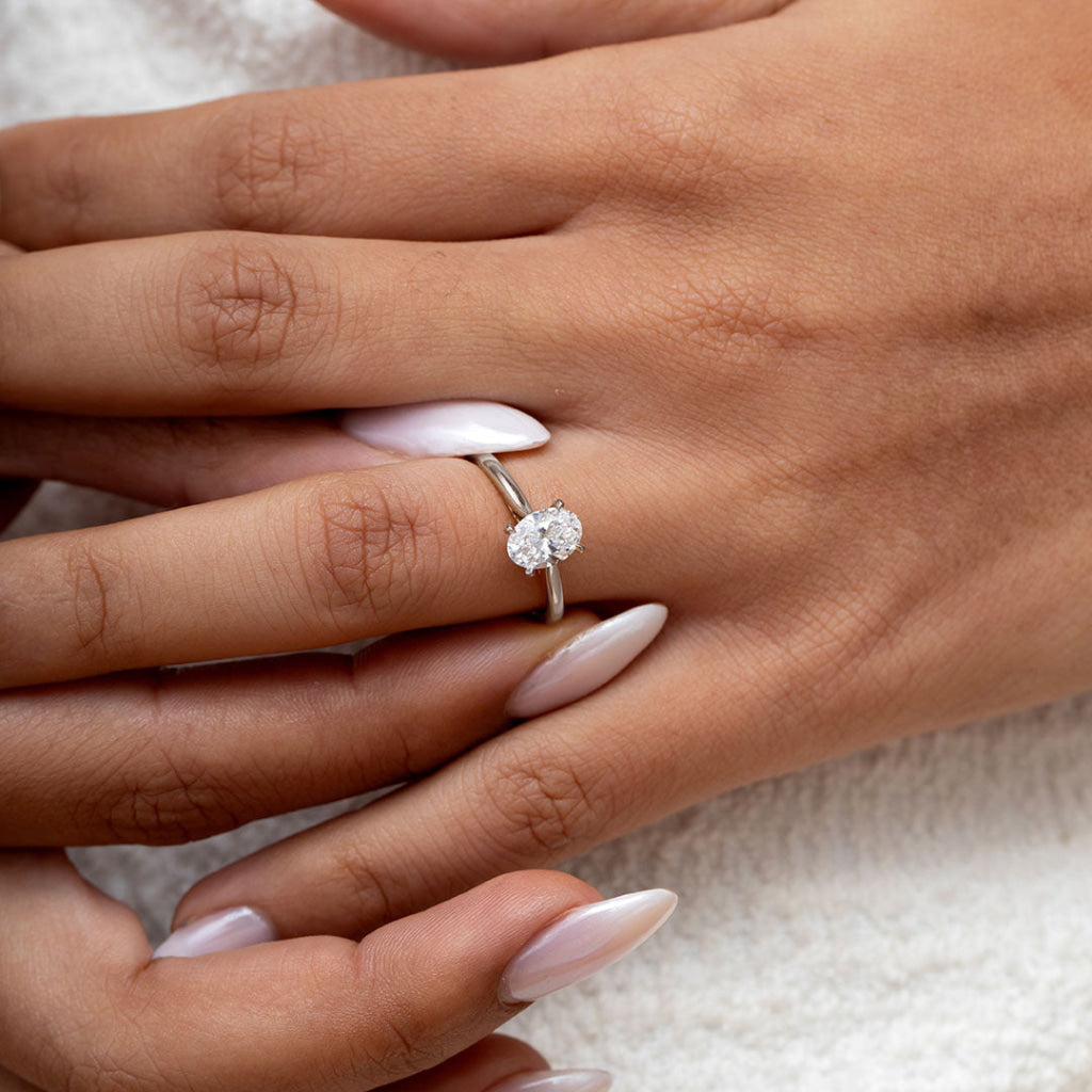 BORDEAUX 0.75ct | Oval Solitaire Diamond Engagement Ring