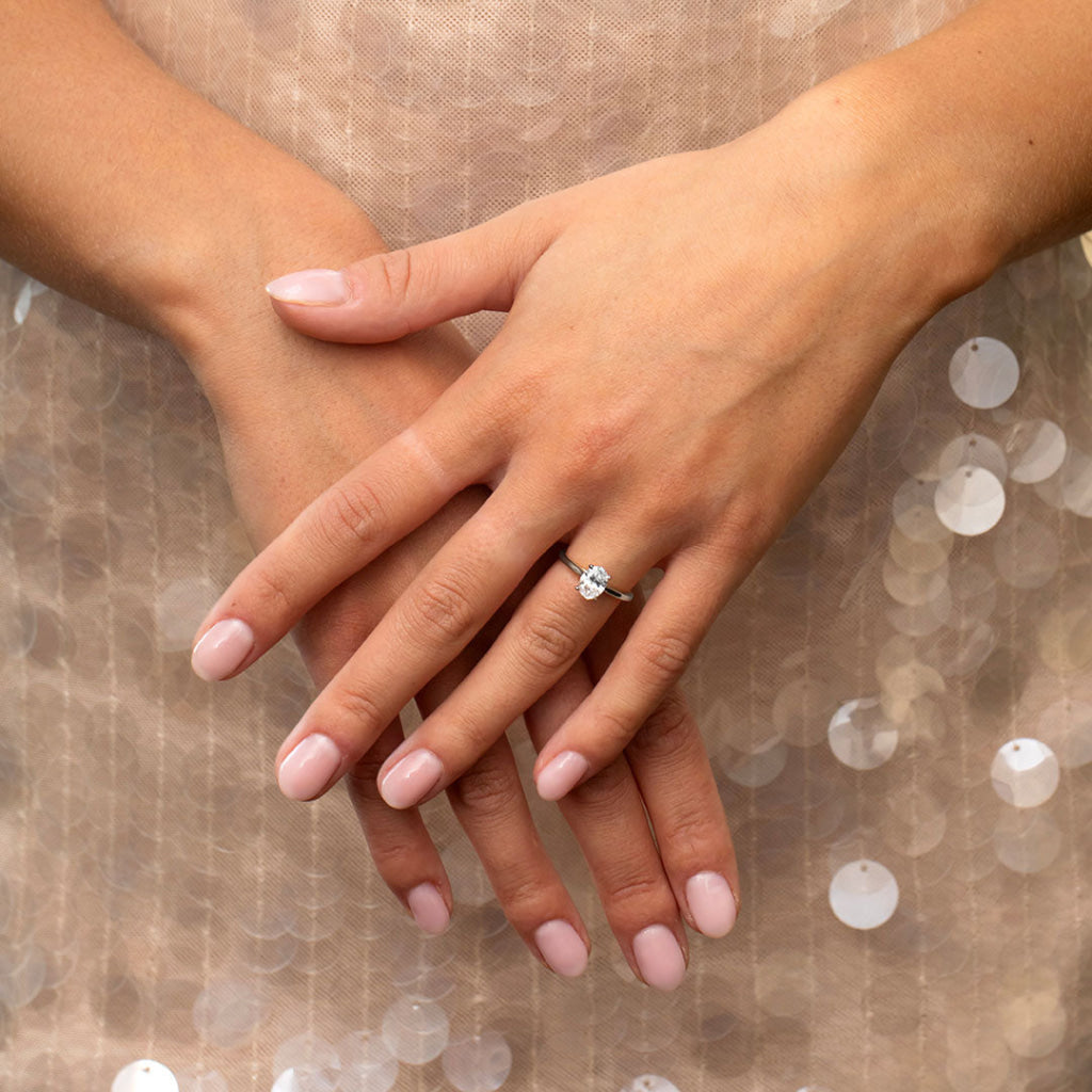 BORDEAUX 1.00ct | Oval Natural Diamond Engagement Ring in Platinum