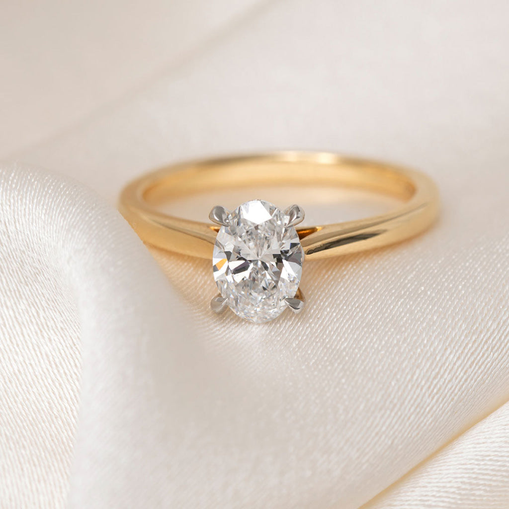 BORDEAUX 1ct | Oval Solitaire Diamond Engagement Ring