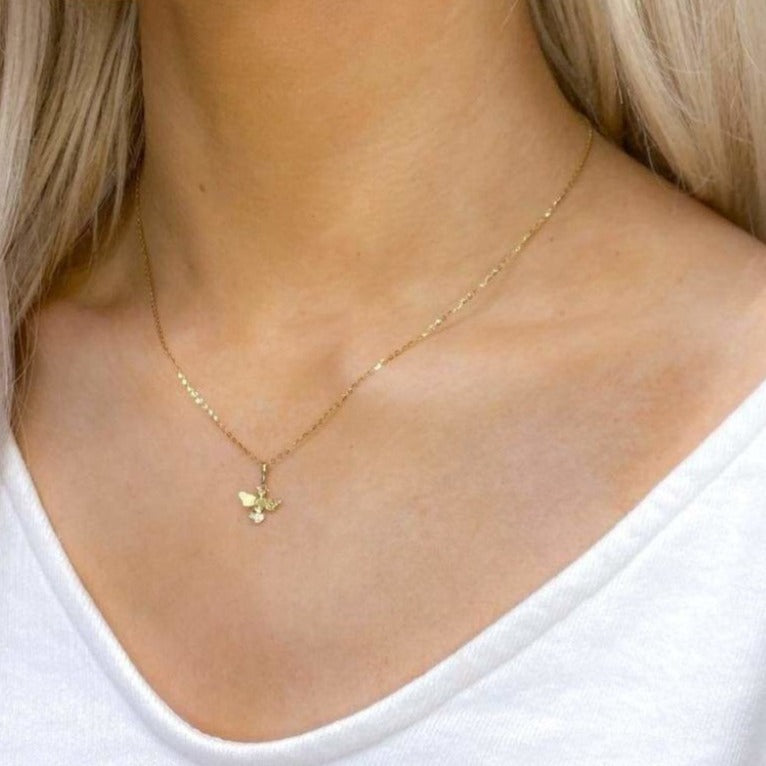 Woman wearing 9ct Gold Bumble Bee Necklace
