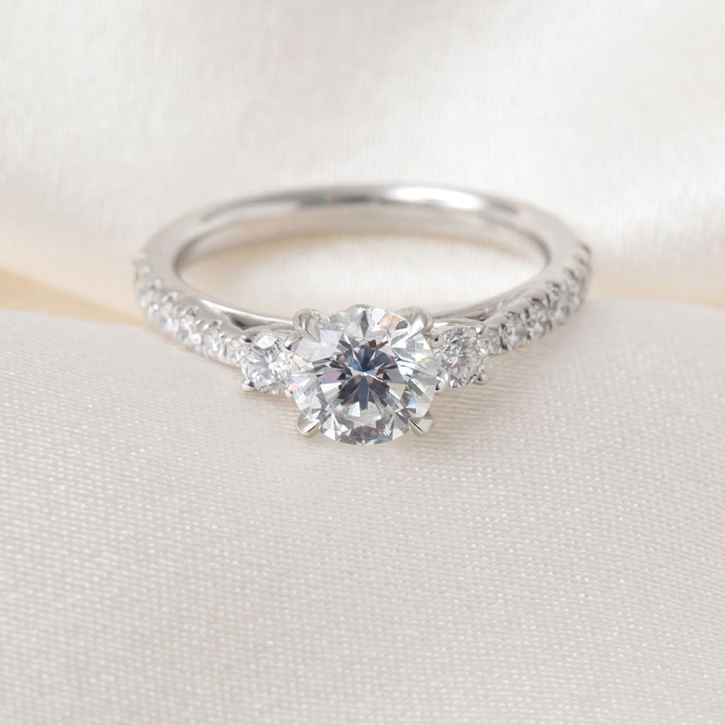 FLEUR 1.40ct | Round Solitaire Lab Grown Diamond Engagement