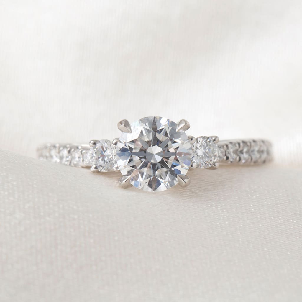 FLEUR 1.40ct | Round Solitaire Lab Grown Diamond Engagement