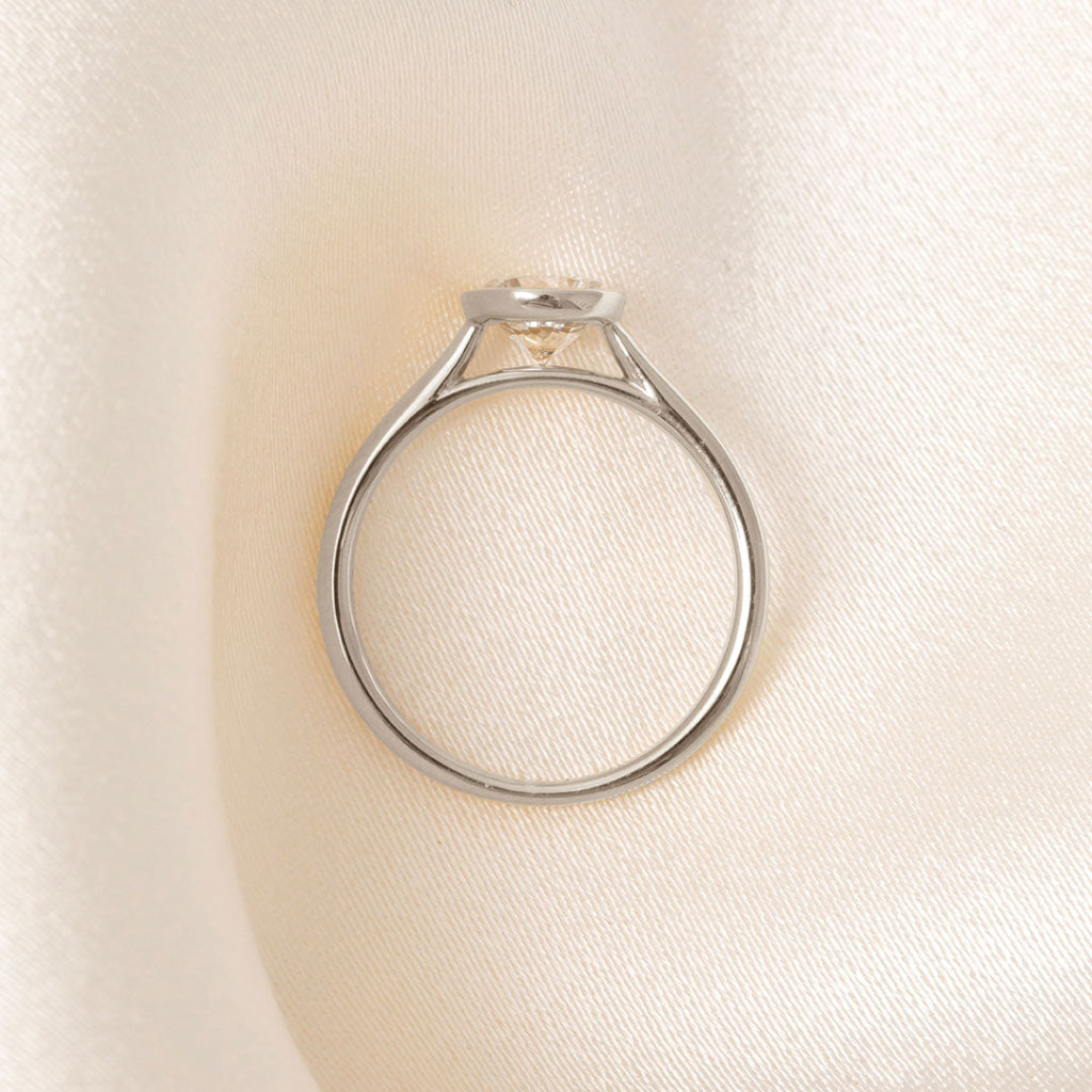 FREDA 1ct | Round Bezel Set Lab Grown Diamond Engagement