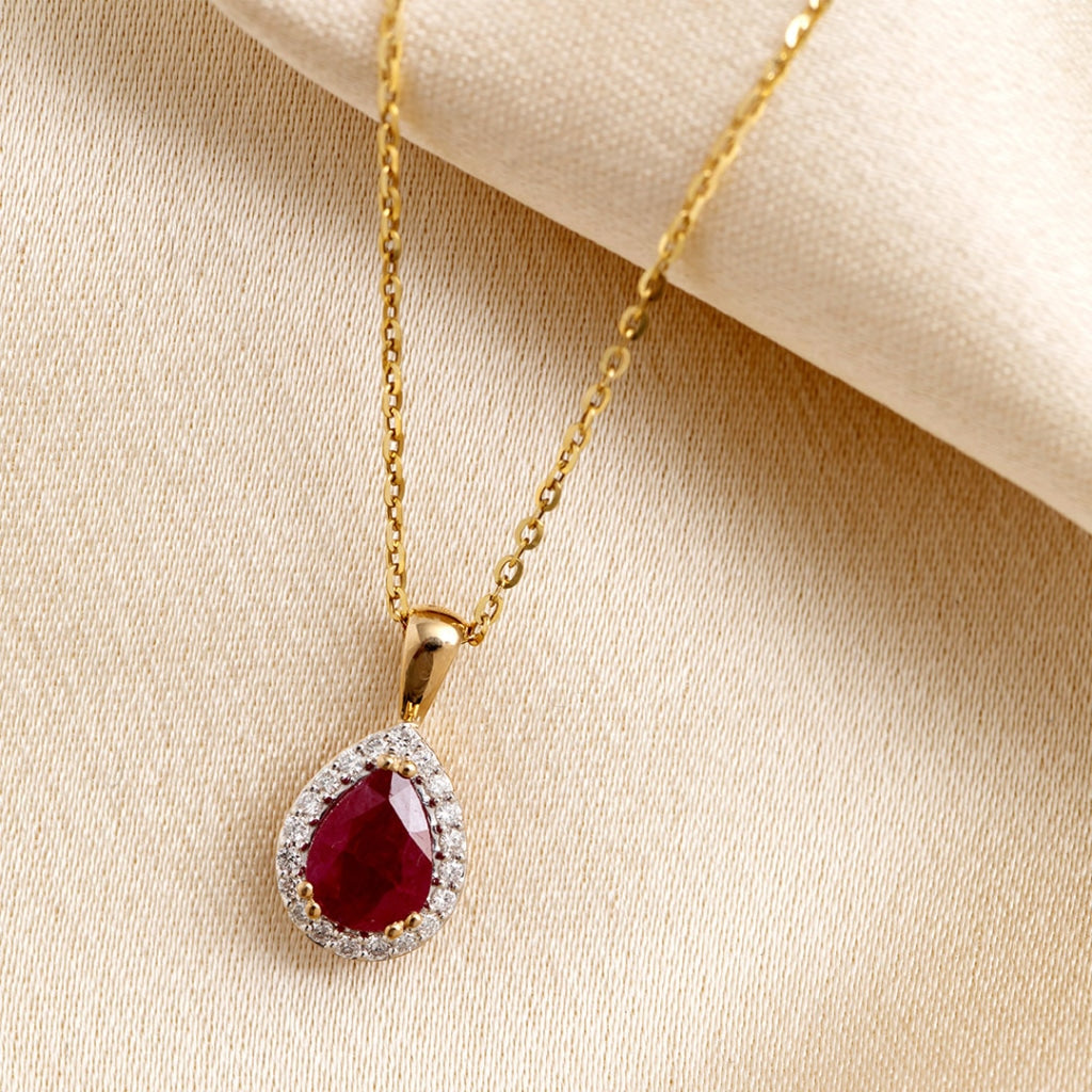 Gaiety ruby and diamond necklace close up