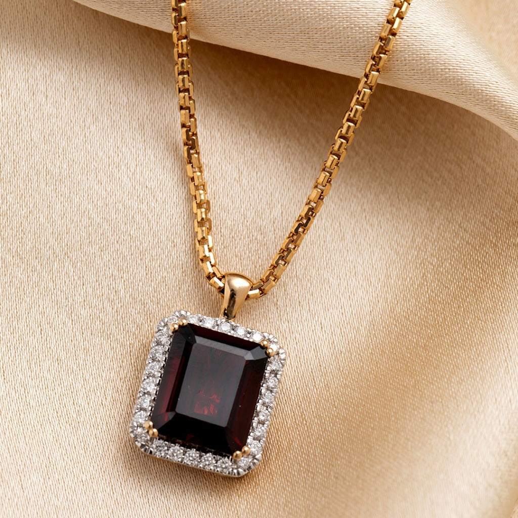 Garnet necklace on chain product image