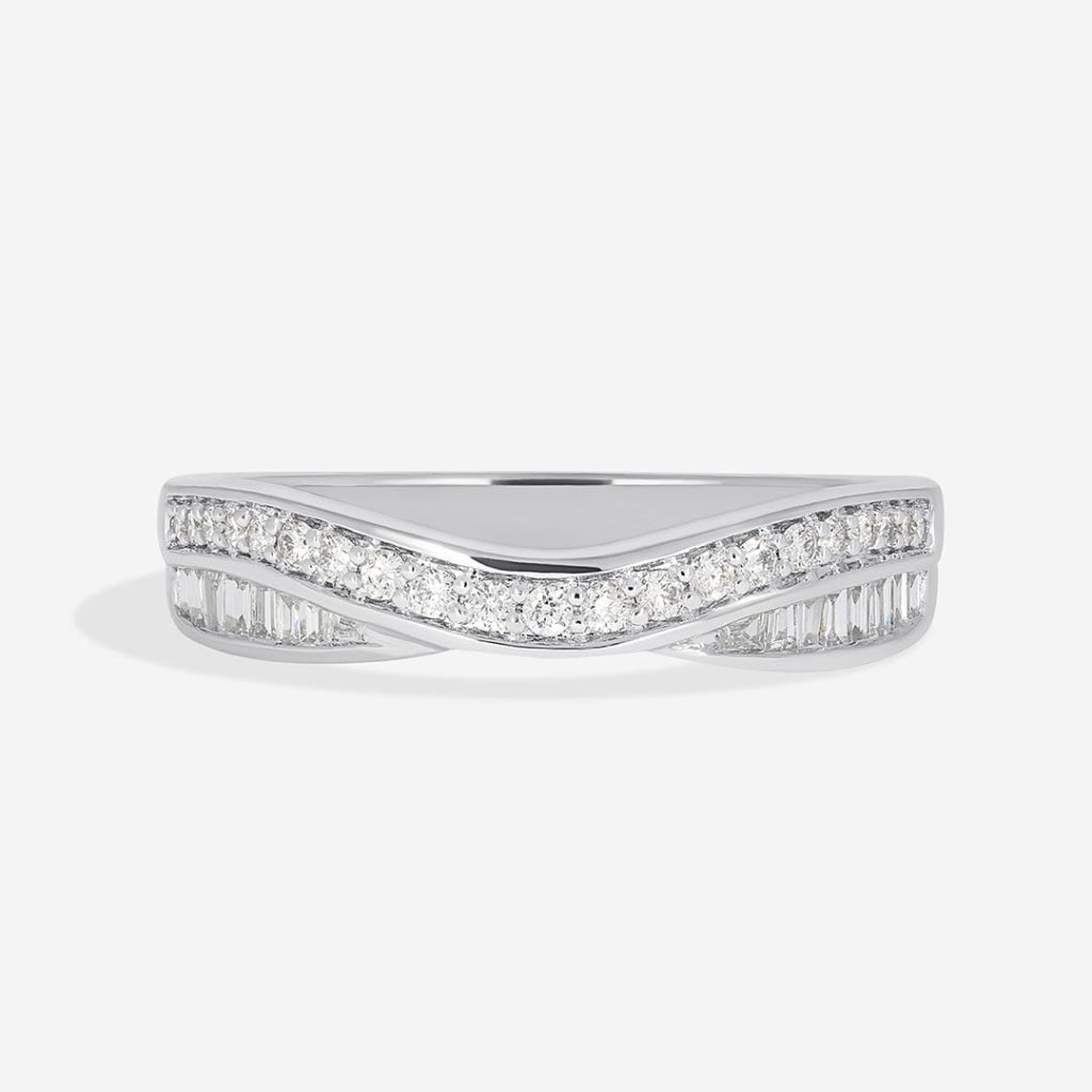Iris - Shaped wedding ring with round brilliant & baguette cut diamonds