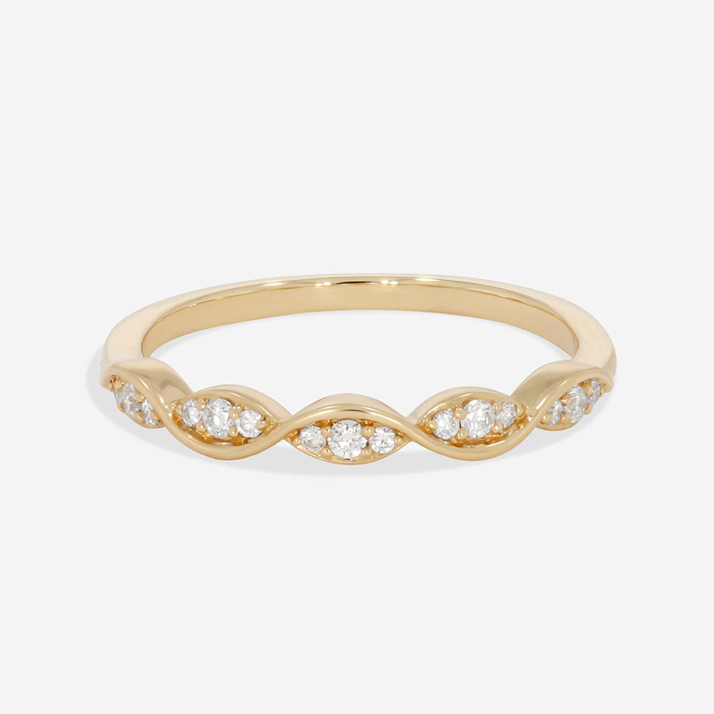 Joan Diamond Wedding ring in 18ct Gold on white background