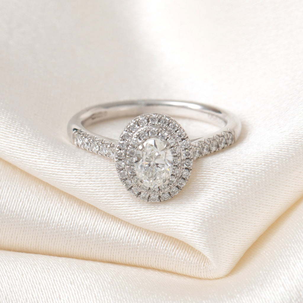 LEONA 0.80ct | Oval Halo Diamond Engagement Ring