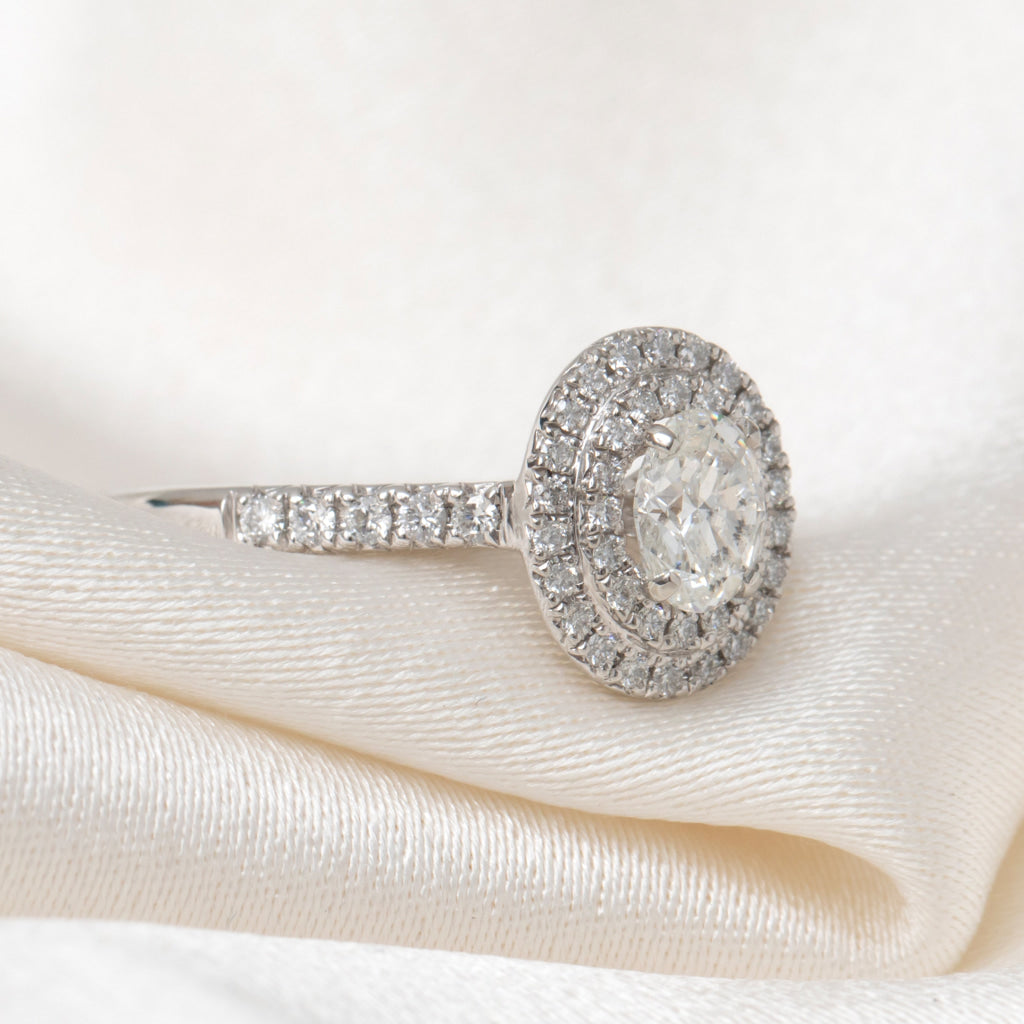 LEONA 0.80ct | Oval Halo Diamond Engagement Ring