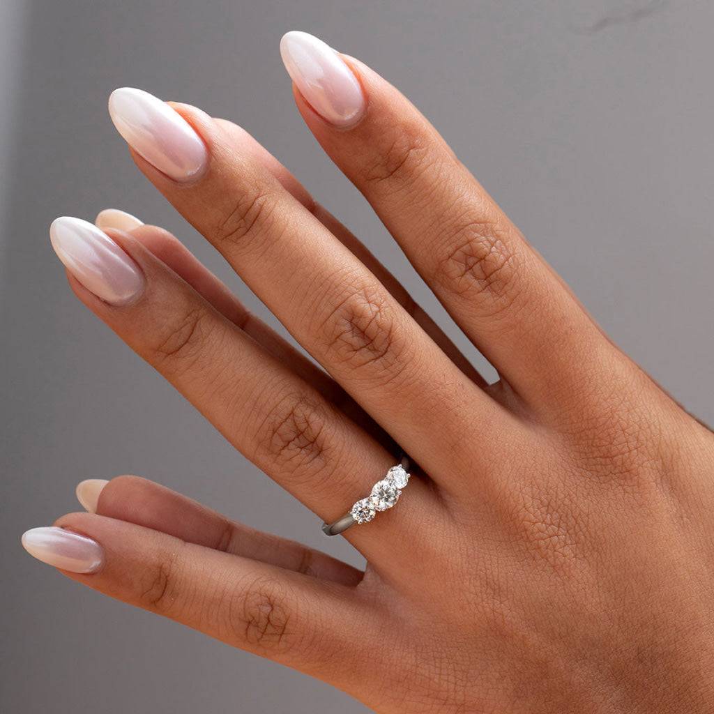 LEXI 0.94ct | Round 3-Stone Diamond Engagement Ring in Platinum