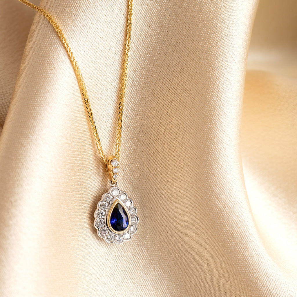 oblivion sapphire necklace close up