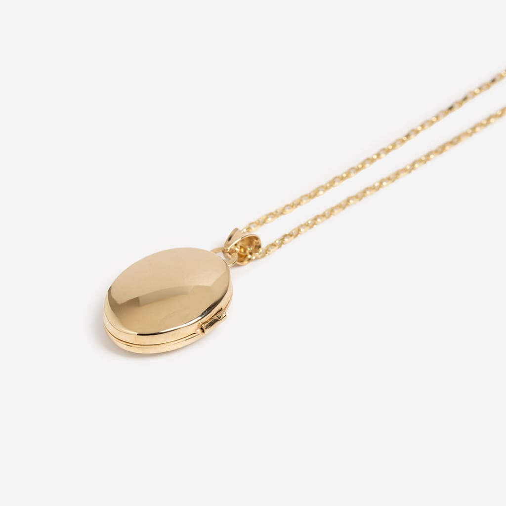 Oval Locket Necklace Medium 9ct Gold Gear – Gear Jewellers