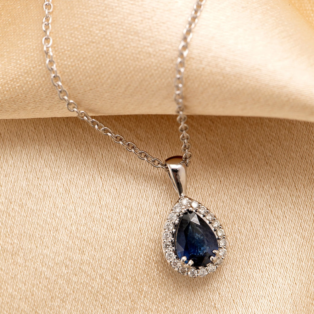 Sapphire and Pendant in white gold 1