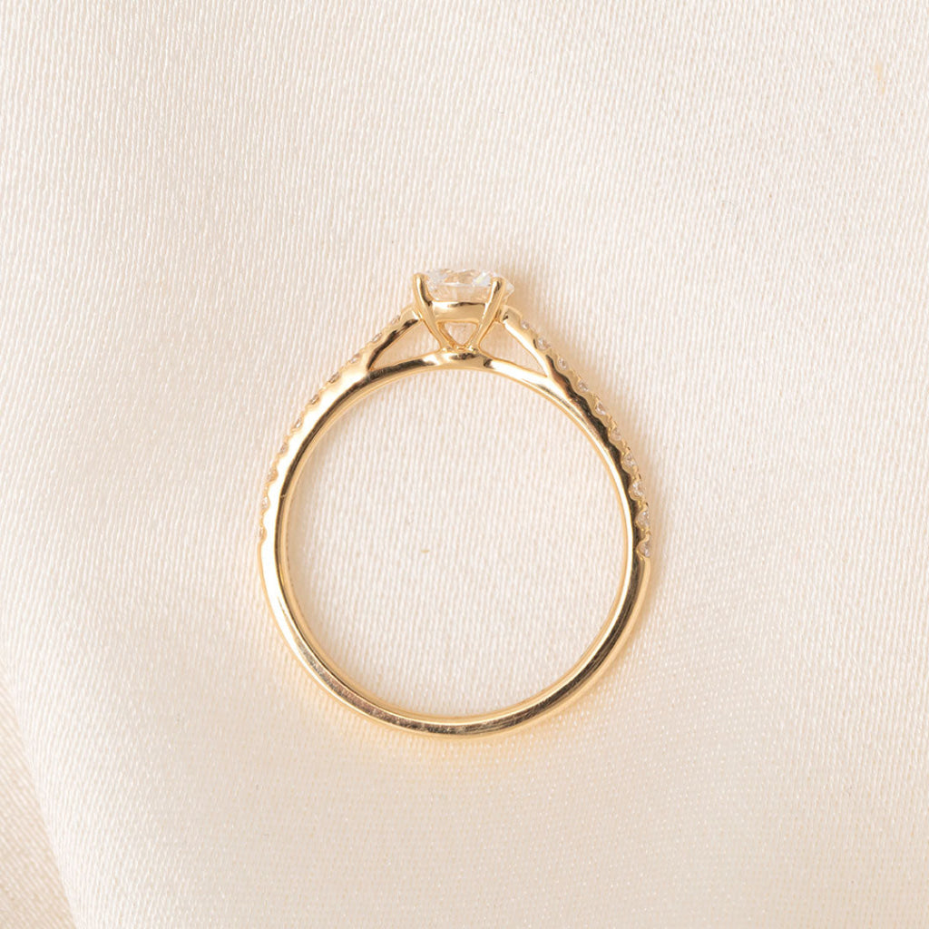 SIENNA 0.75ct | Round Solitaire Lab Diamond Set in 18ct