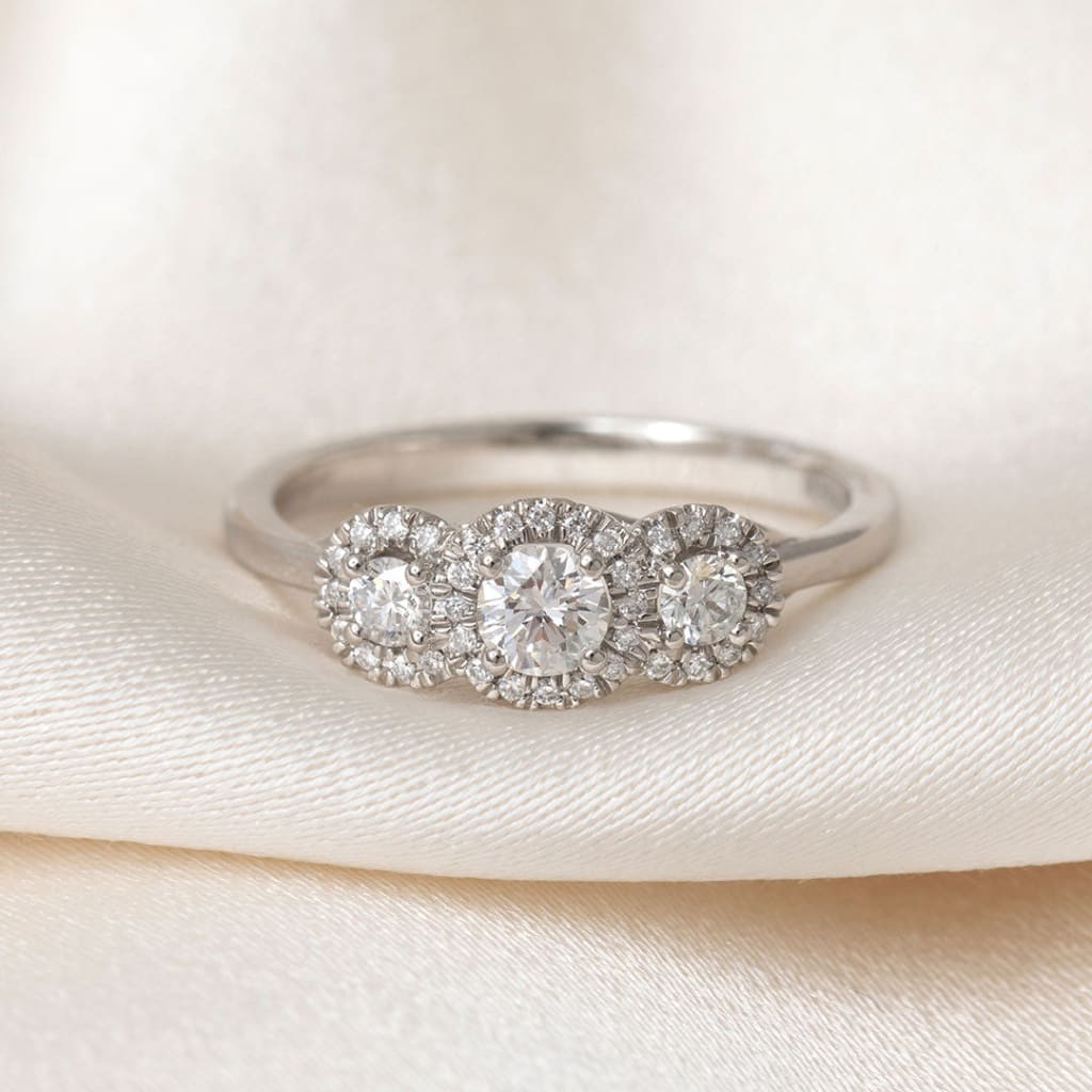 STELLA 0.50ct | Round 3-Stone Diamond Engagement Ring