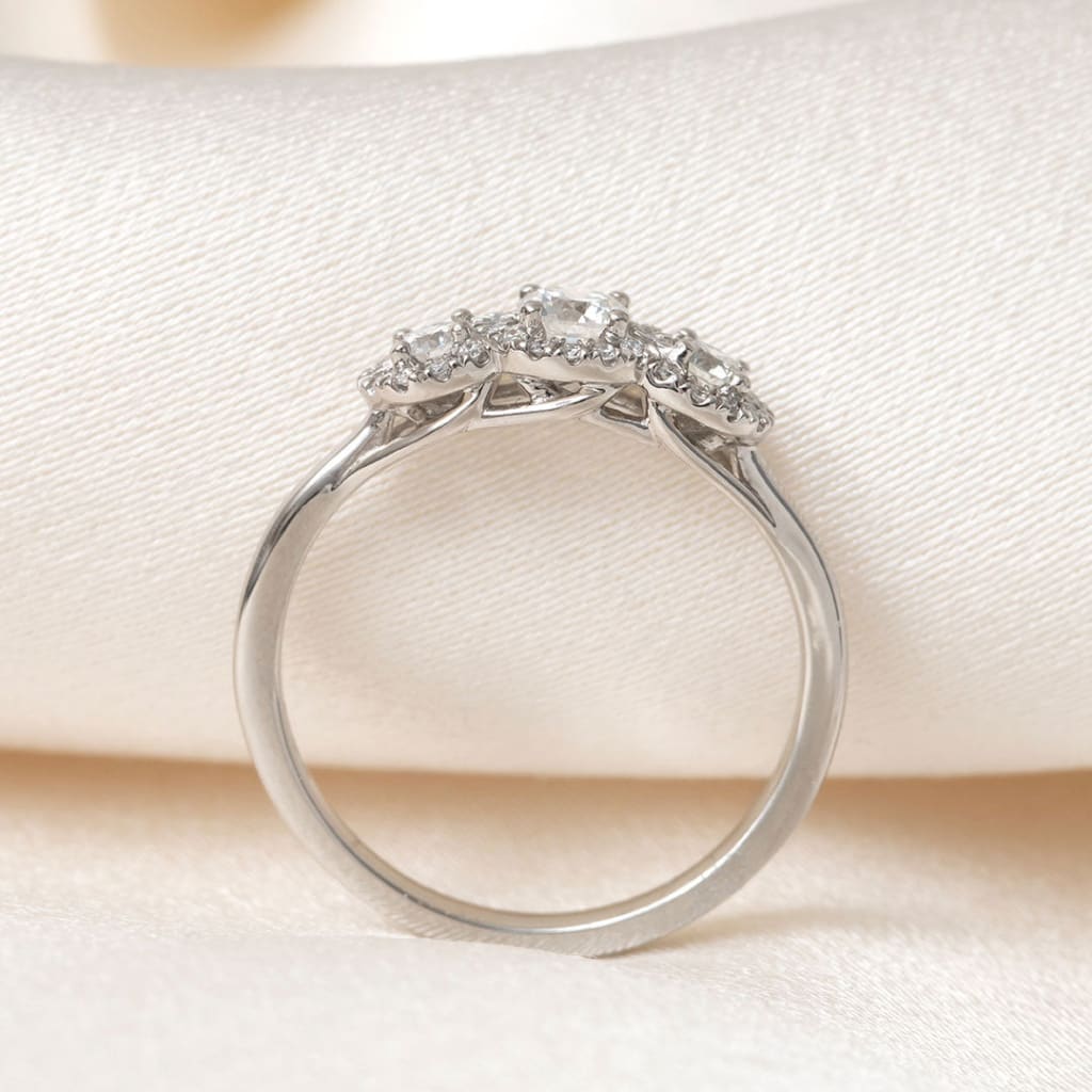 STELLA 0.50ct | Round 3-Stone Diamond Engagement Ring