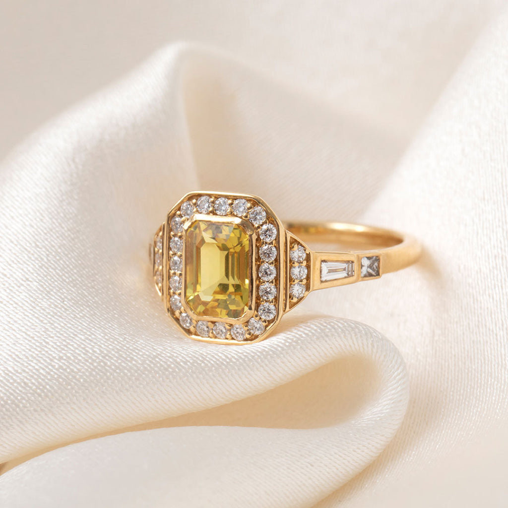 TEMPLE | Yellow Sapphire Diamond Ring Set in 18ct Gold