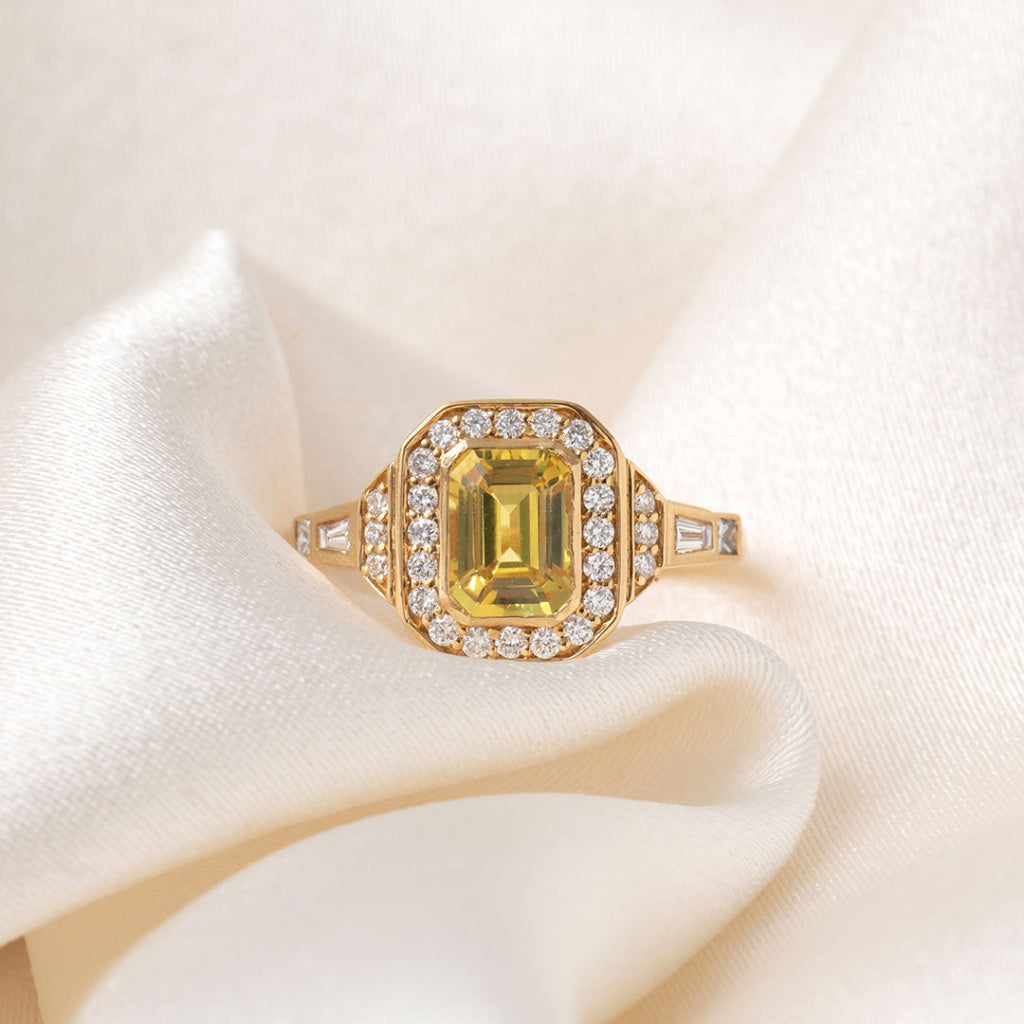 TEMPLE | Yellow Sapphire Diamond Ring Set in 18ct Gold