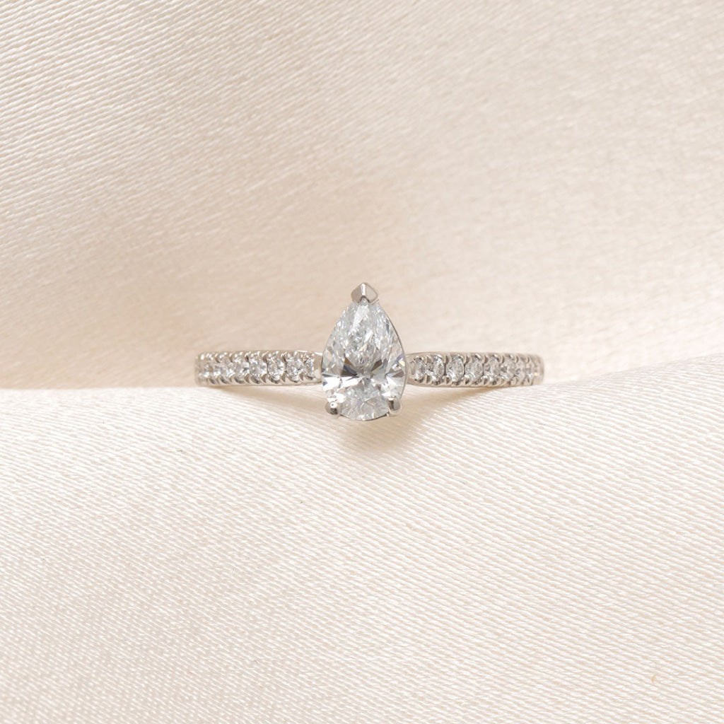 THALIA | Pear Cut Solitaire Lab Diamond Set in Platinum