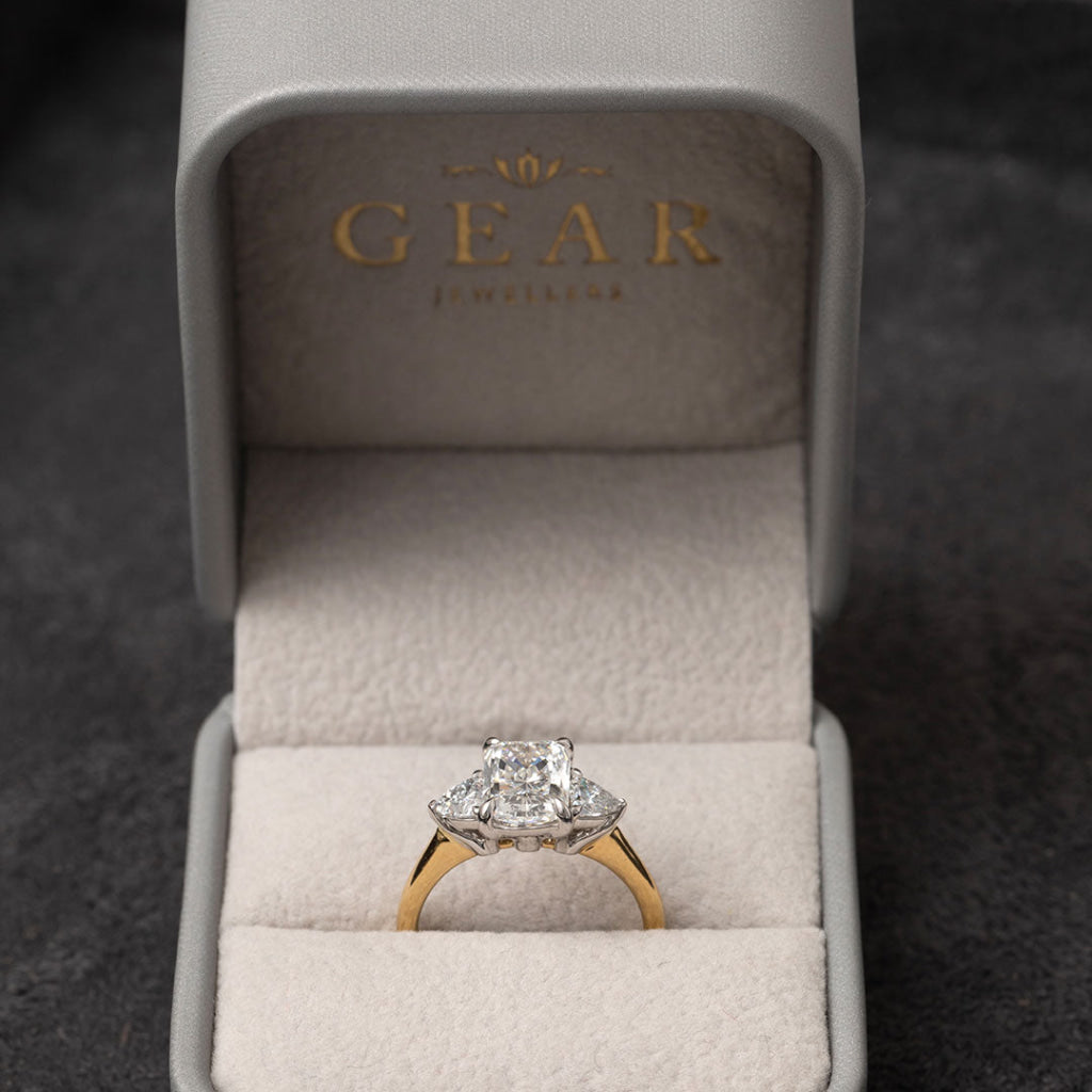 VENTURA | Radiant 3-Stone Lab Diamond Set in 18ct Gold