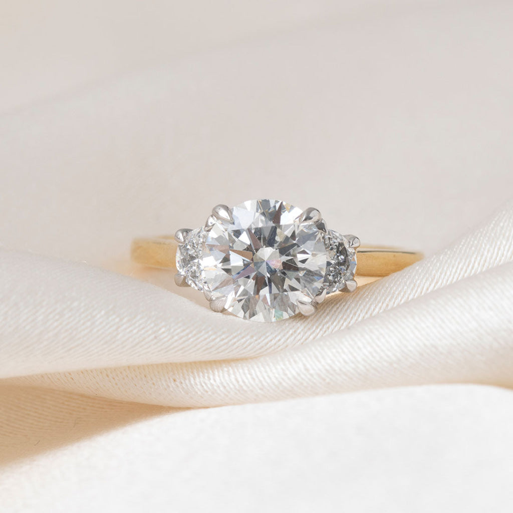 WINTER 2.40ct | Round 3-Stone Lab Grown Diamond Engagement Ring in 18ct Gold