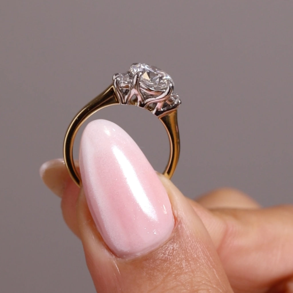 WINTER 3.50ct | Round 3-Stone Lab Grown Diamond Set in 18ct