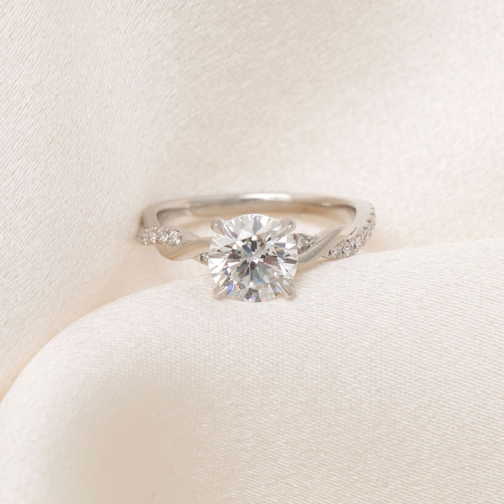 ZEPHYR 1.70ct | Round Solitaire Lab Diamond Set in Platinum