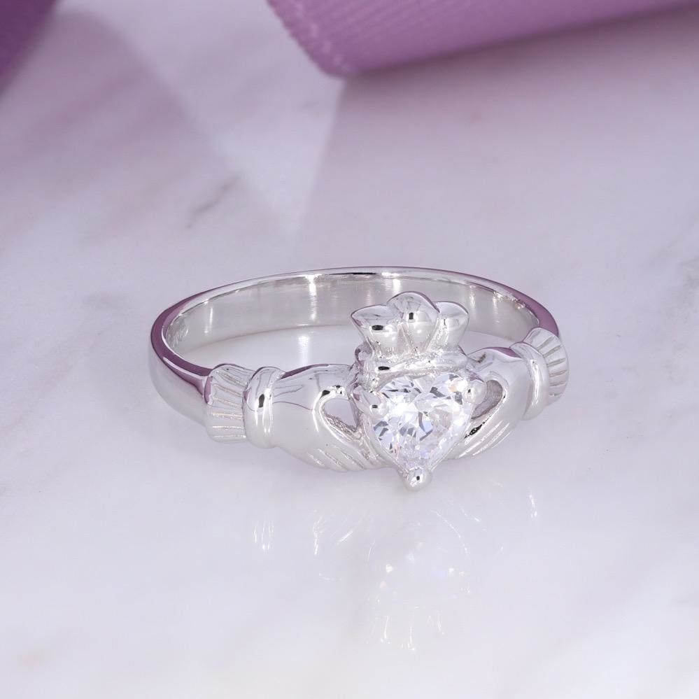 Irish Ring Meaning: What a Claddagh Ring Means How to Wear
