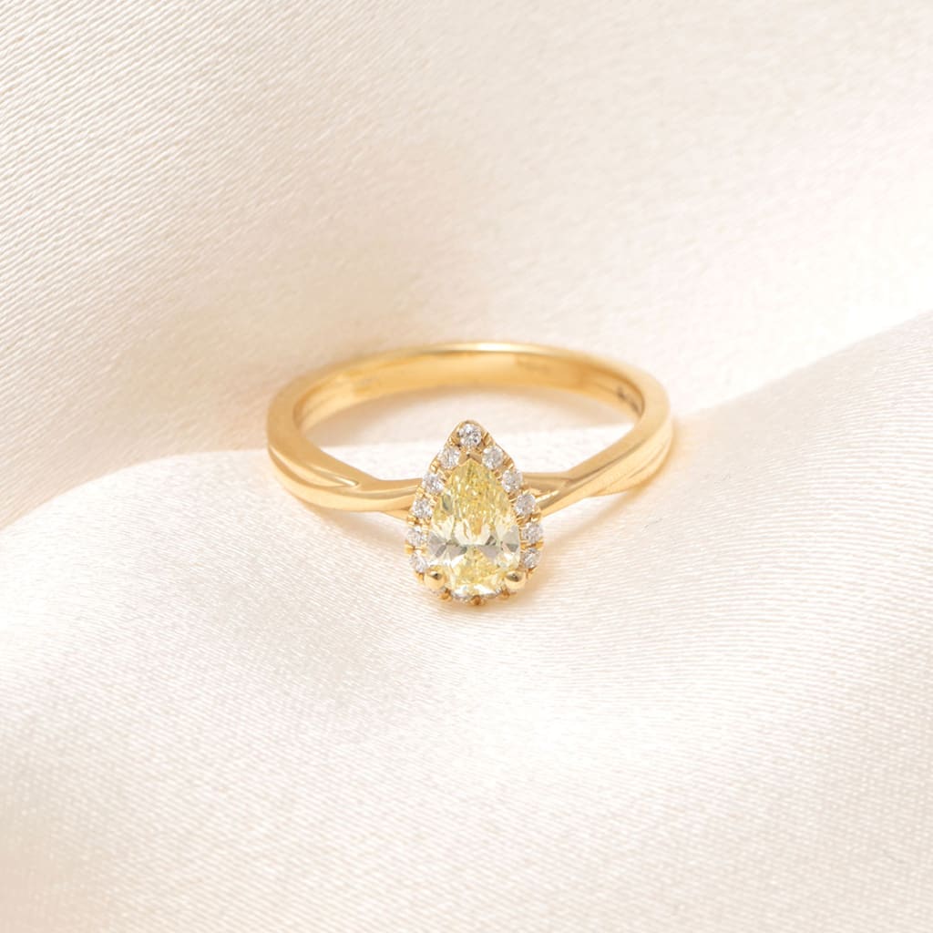 ALEX | Fancy Yellow Diamond Ring Set in 18ct Gold - Rings