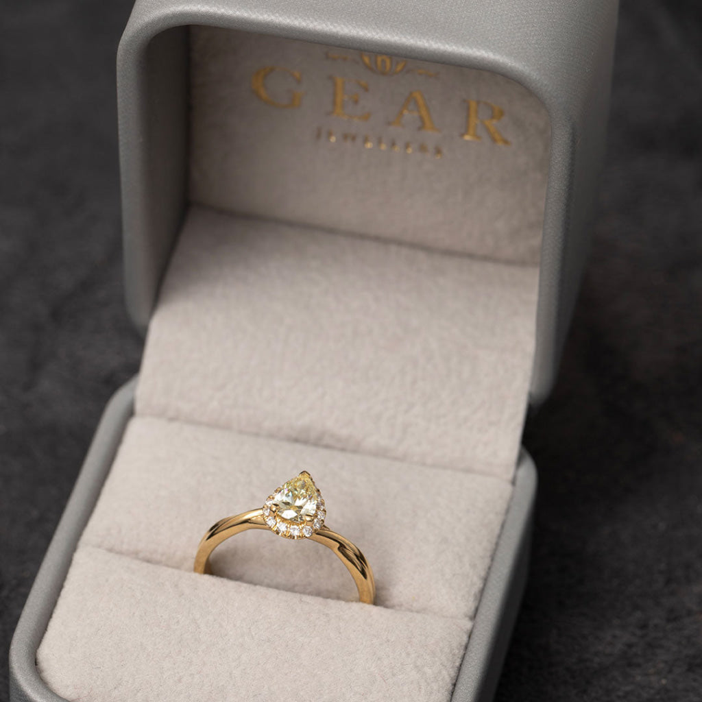 ALEX | Fancy Yellow Diamond Ring Set in 18ct Gold - Rings