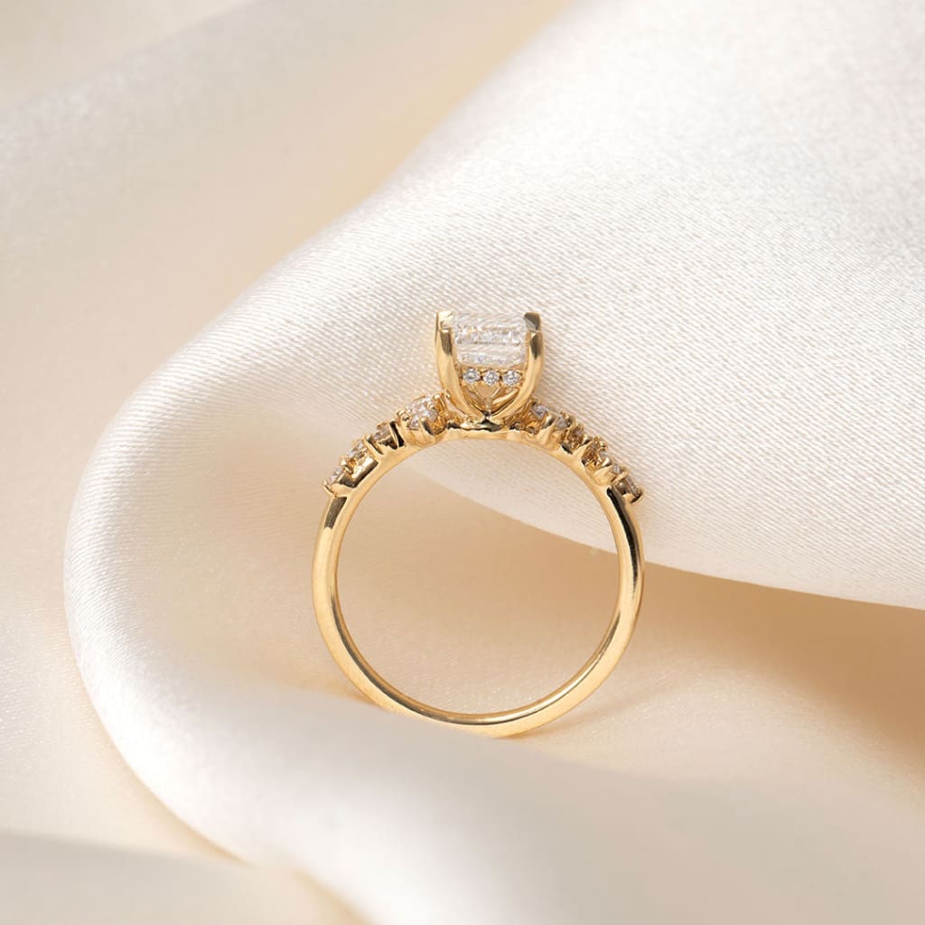 ALICE | Emerald Cut Solitaire Lab Diamond Set in 18ct Gold