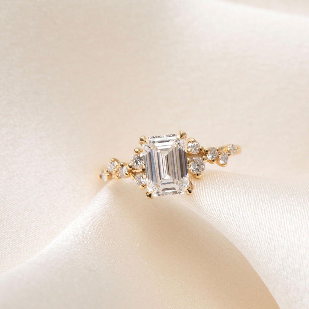 ALICE | Emerald Cut Solitaire Lab Diamond Set in 18ct Gold