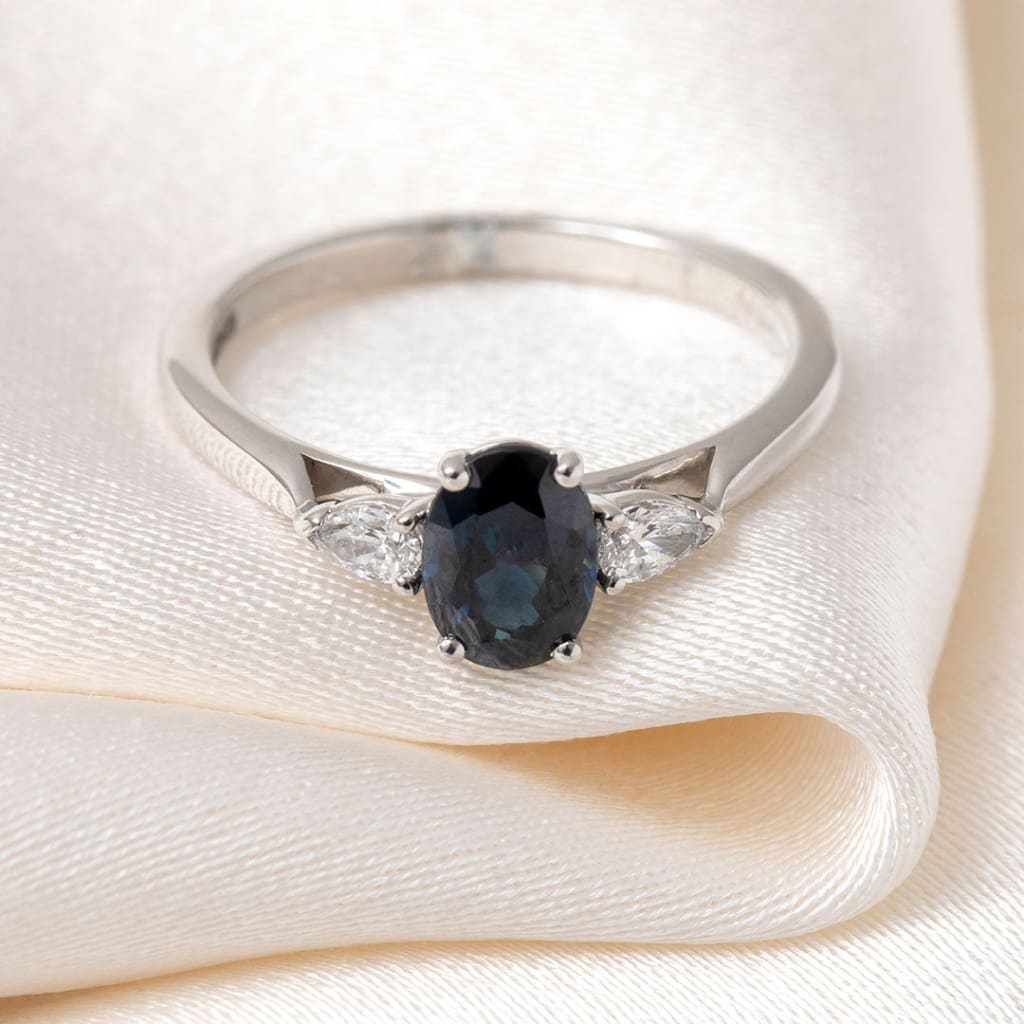 ALMA | Sapphire & Diamond Ring - Rings