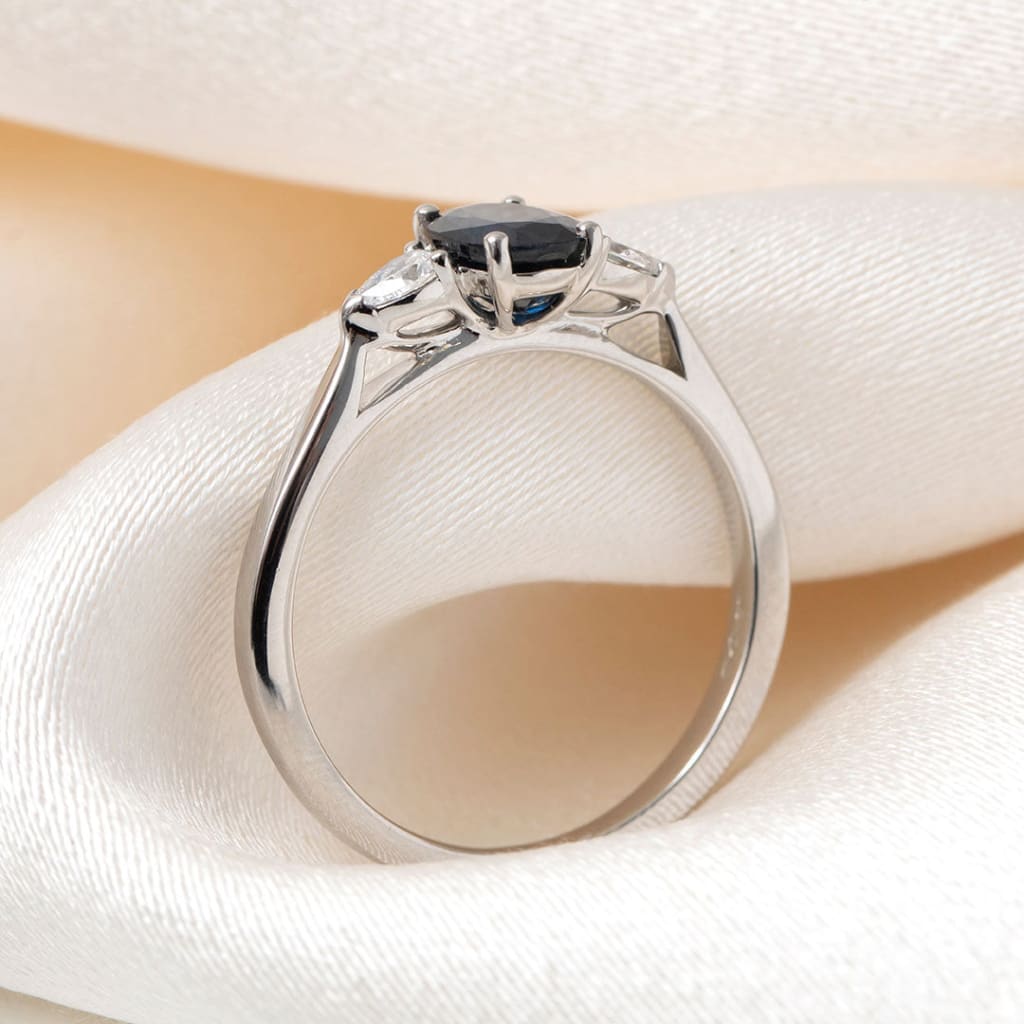 ALMA | Sapphire & Diamond Ring - Rings