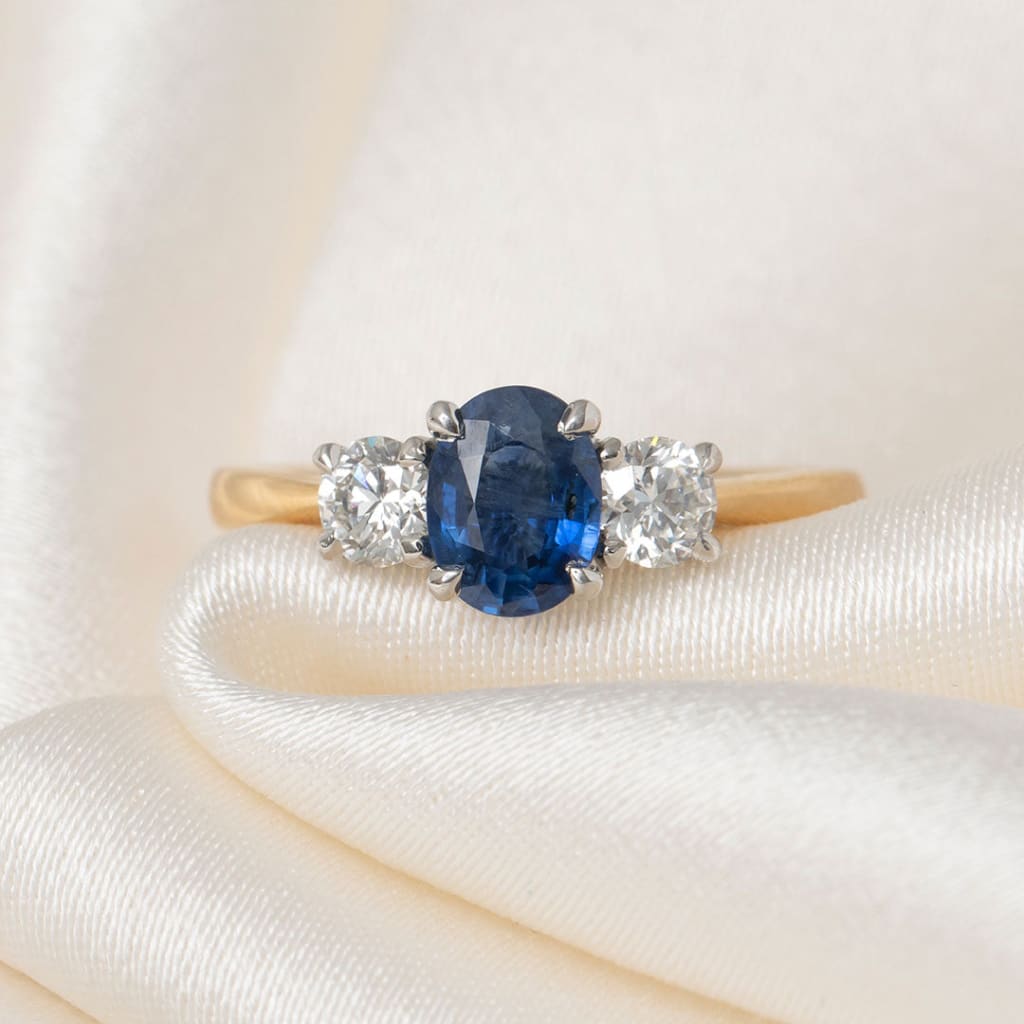 ALULA | Sapphire & Diamond Ring - Rings