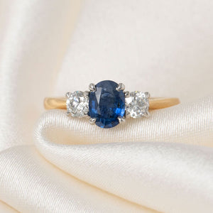 ALULA |  Sapphire & Diamond Ring