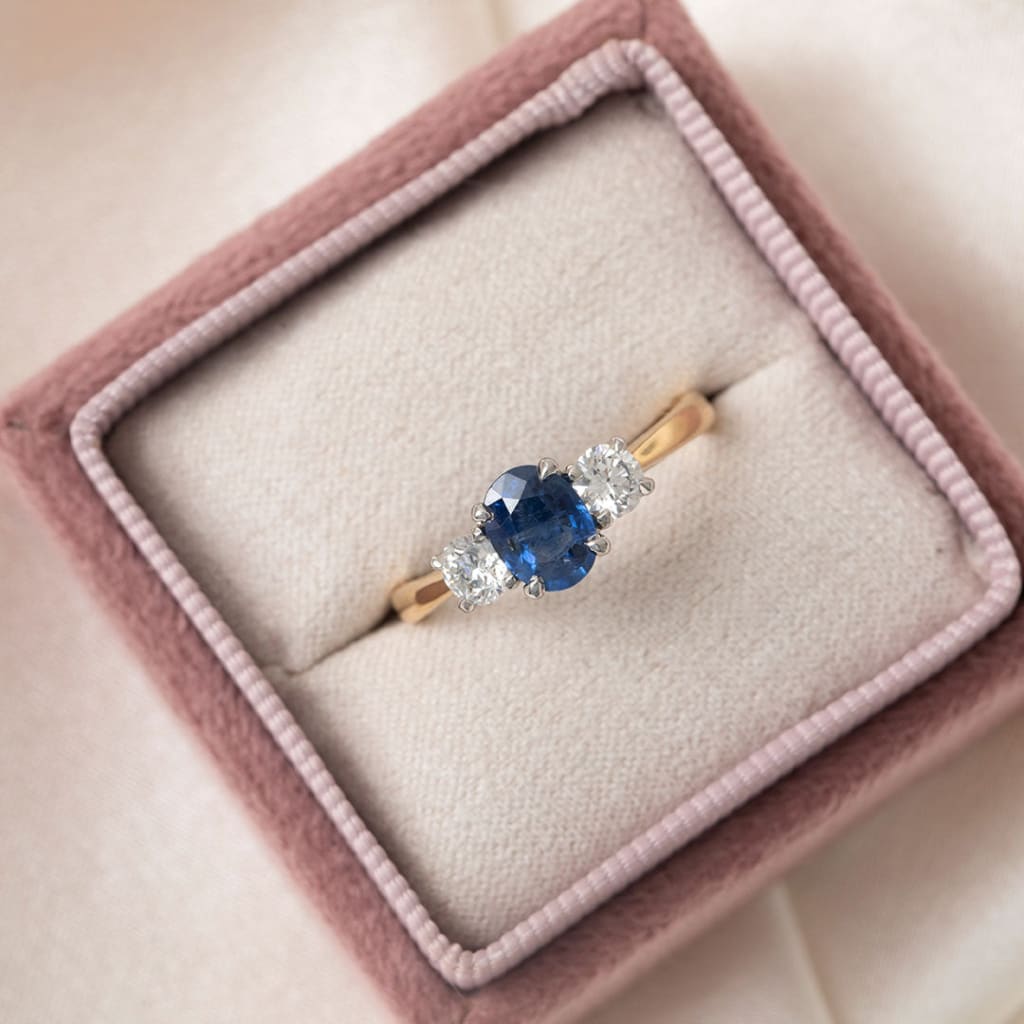 ALULA | Sapphire & Diamond Ring - Rings