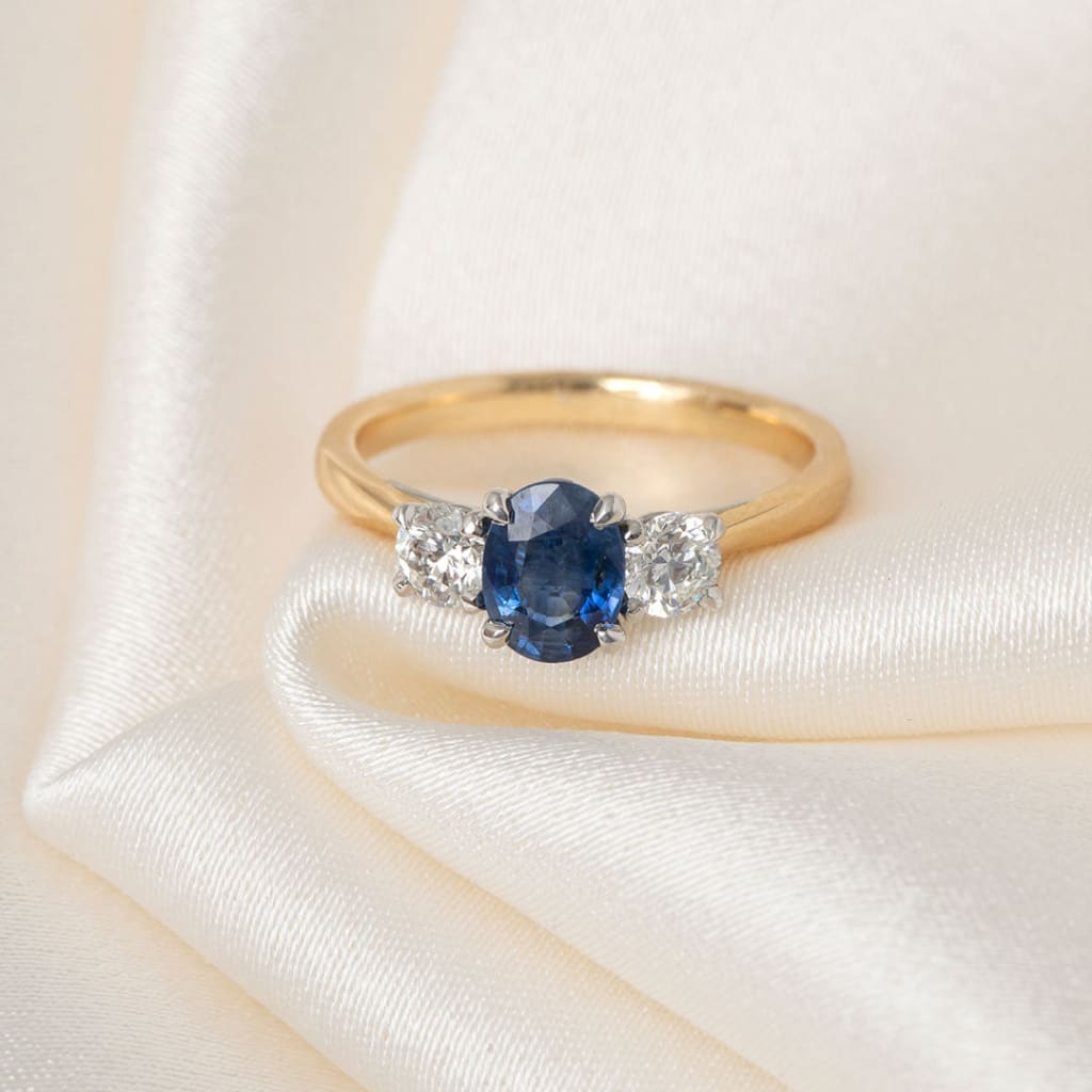 ALULA | Sapphire & Diamond Ring - Rings