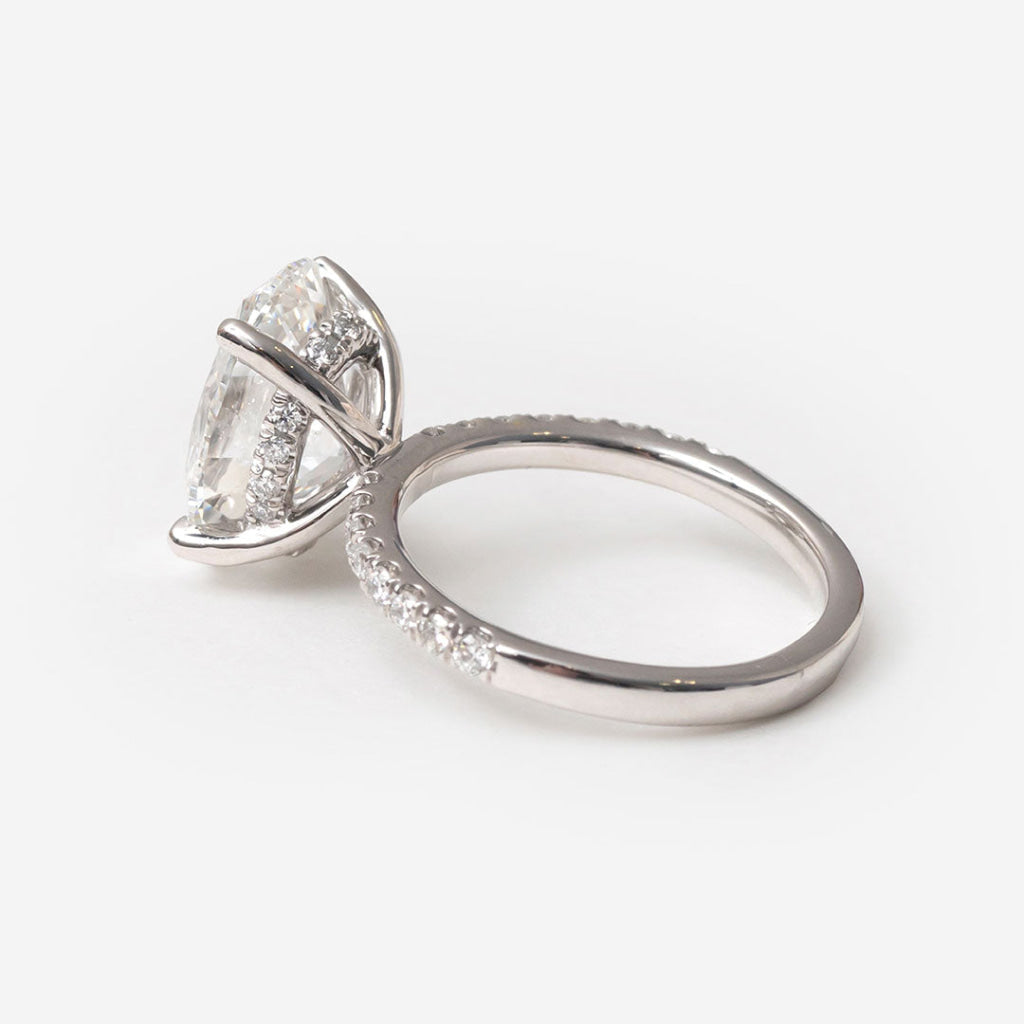 AMALFI 4ct | Oval Solitaire Lab Grown Diamond Engagement