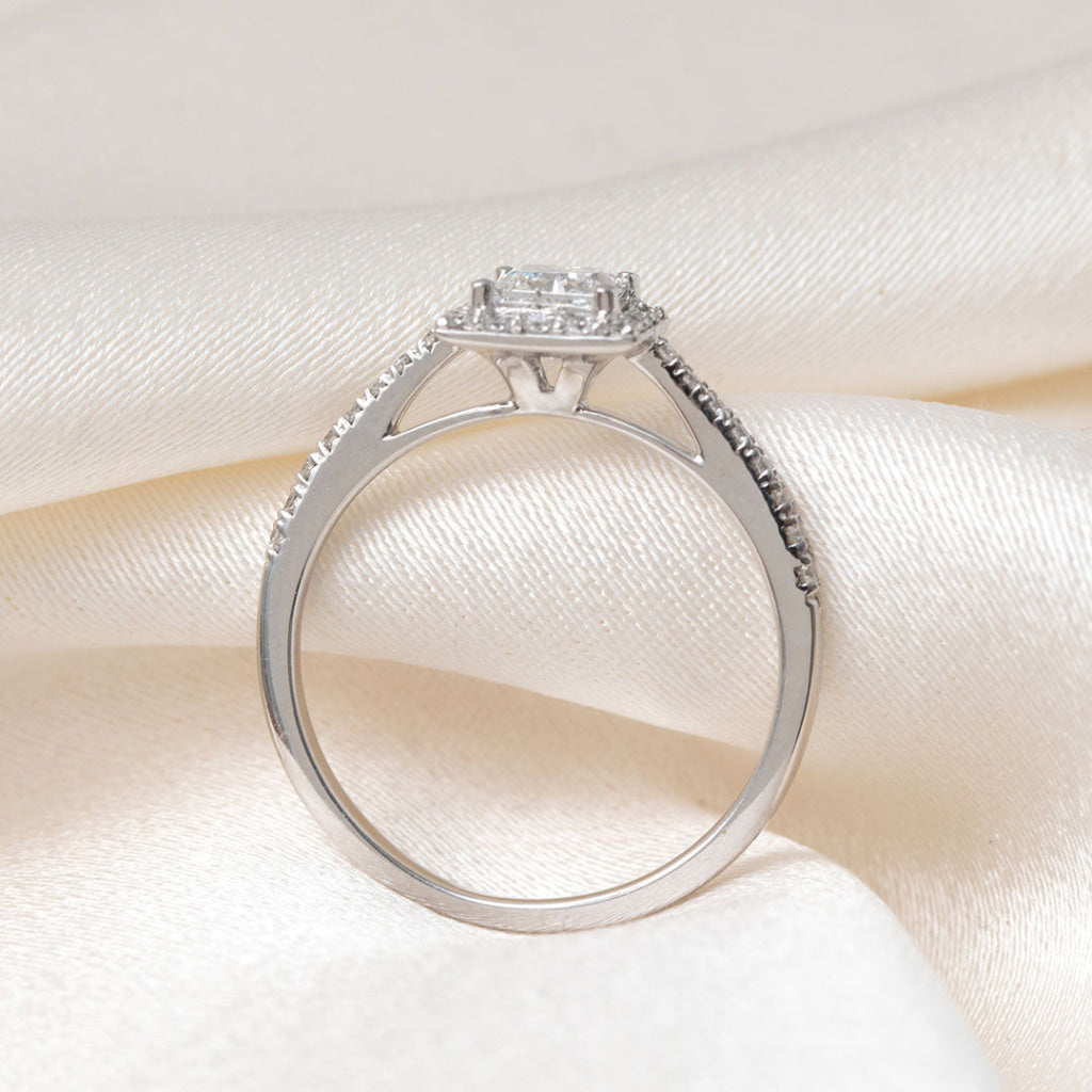 AMBER 0.70ct | Princess Halo Diamond Engagement Ring