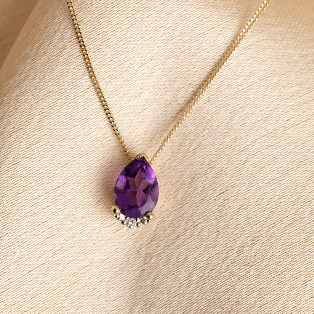 close up of amethyst crown necklace
