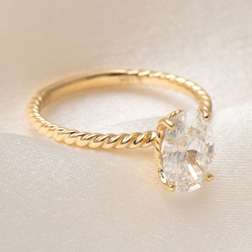 AMINA 1.50ct | Oval Solitaire Lab Grown Diamond Engagement