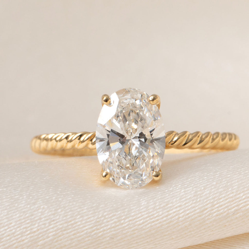 AMINA 1.50ct | Oval Solitaire Lab Grown Diamond Engagement
