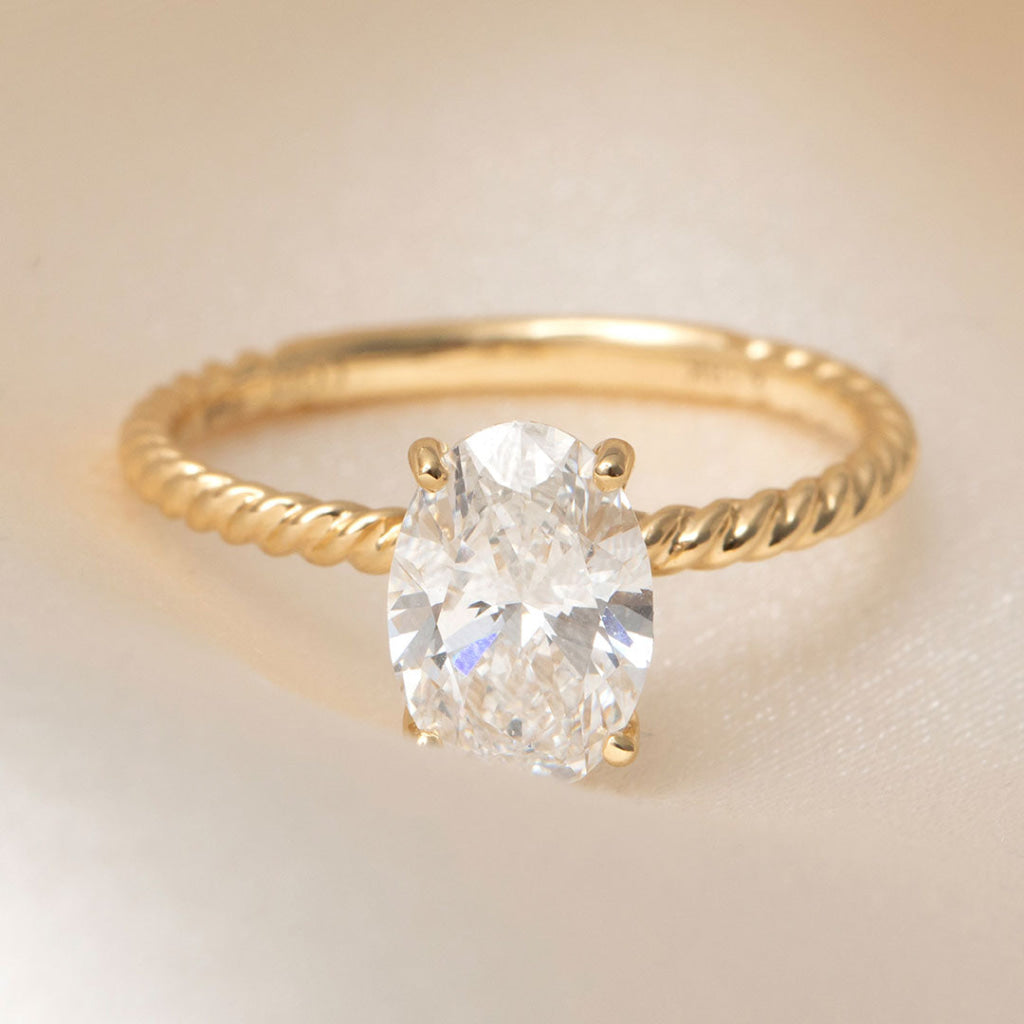 AMINA 1.50ct | Oval Solitaire Lab Grown Diamond Engagement
