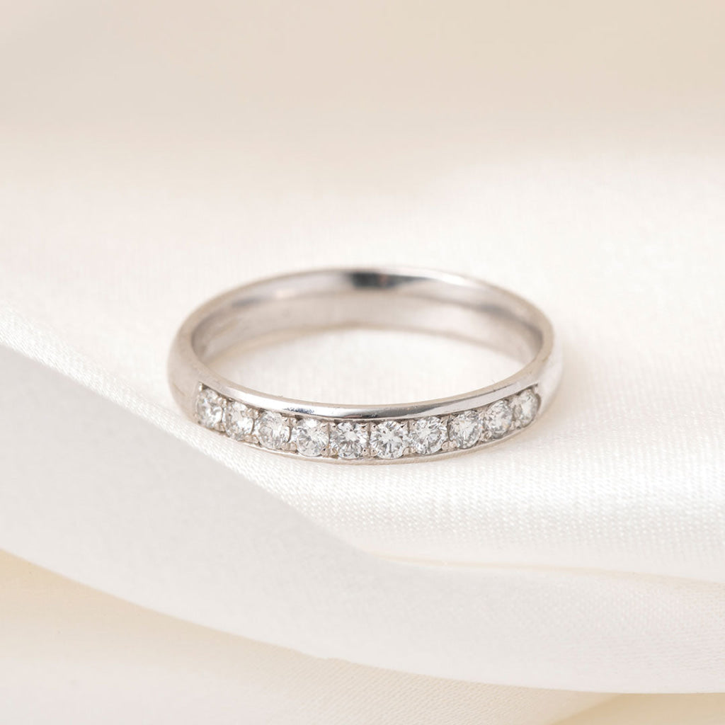 AMORET | Diamond Wedding Ring in 18ct White Gold H Rings