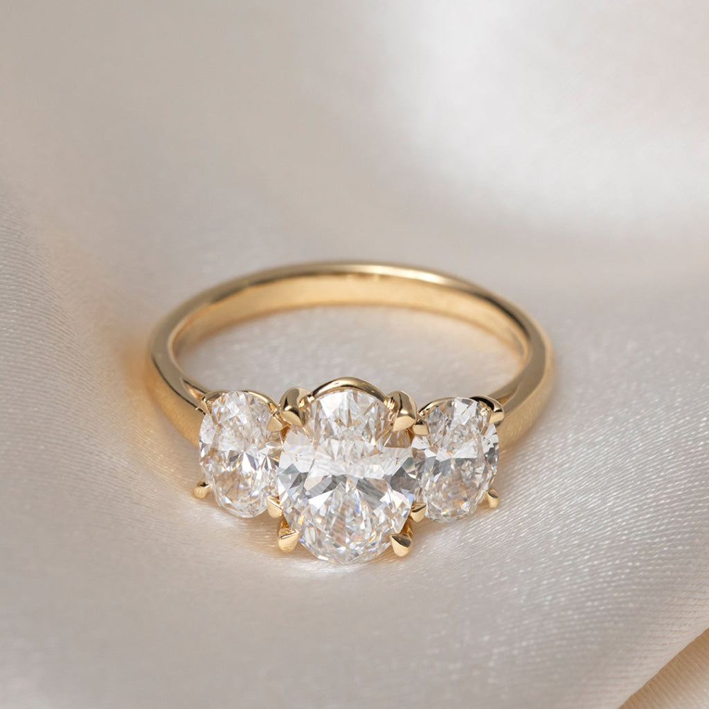 AMOUR Gold 2.50ct | Oval 3-Stone Lab Grown Diamond