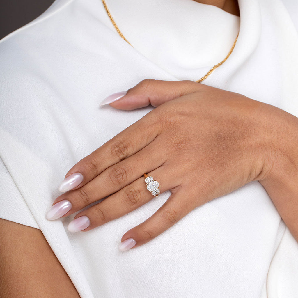 AMOUR Gold 2.50ct | Oval 3-Stone Lab Grown Diamond